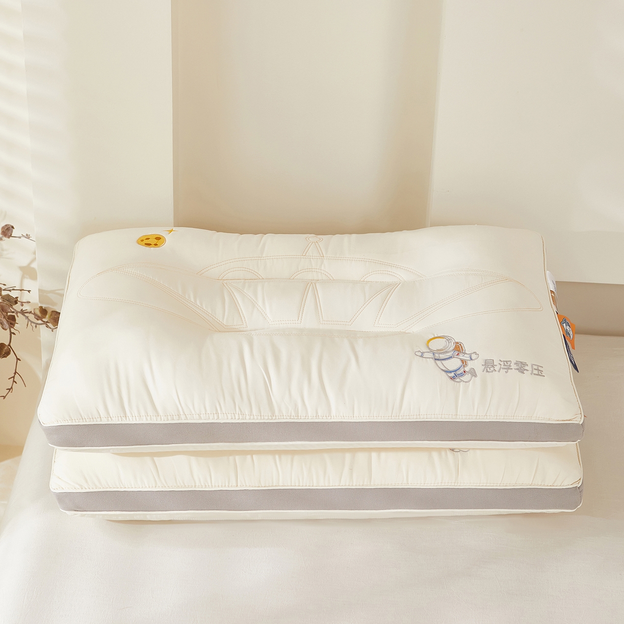 91家纺网 家纺一手货源 找家纺 （总）鼎晟纺 2025新款宇航员悬浮零压枕护颈枕头成人学生枕芯