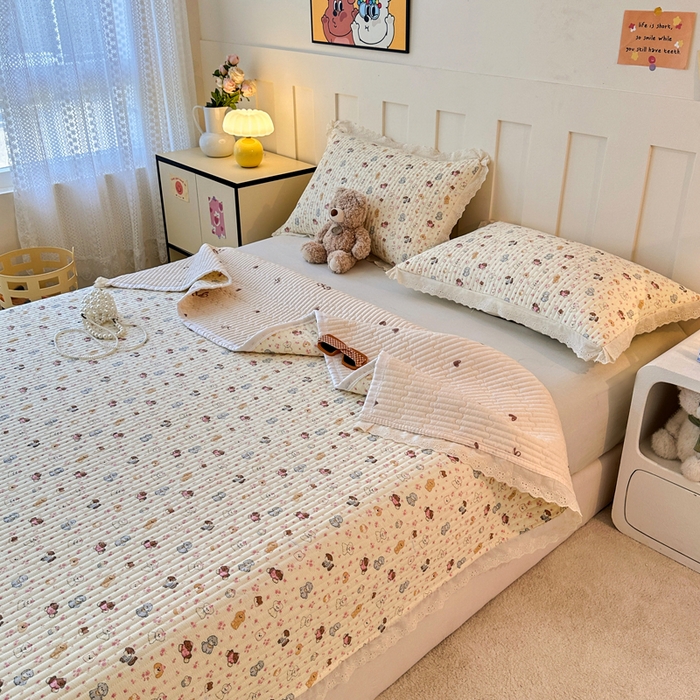 91家纺网 家纺一手货源 找家纺 岚吉家纺 2026新款云朵棉床盖三件套 缤纷小狗