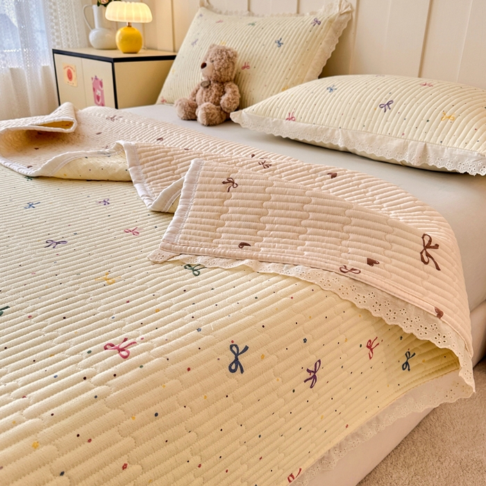 91家纺网 家纺一手货源 找家纺 岚吉家纺 2026新款云朵棉床盖三件套 多彩蝴蝶结