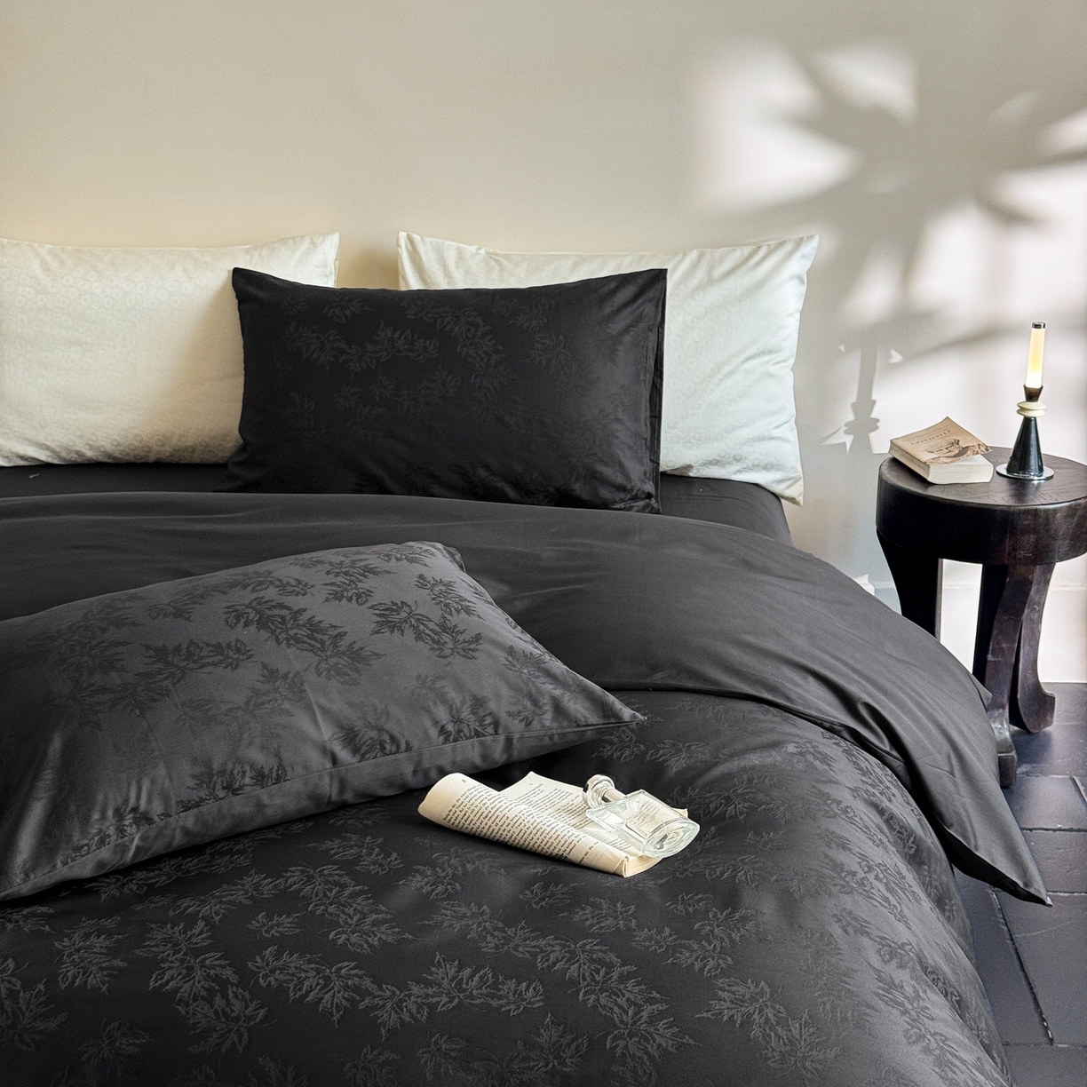 91家纺网 家纺一手货源 找家纺 （总）ONE TWO ONE 121 2025新款高支高密提花贡缎长绒棉四件套-枫染秋序（【提供买家秀】}为了各位老板们都有利润空间，平台控价券后不得低于318/338元，感谢您的配合与支持！）