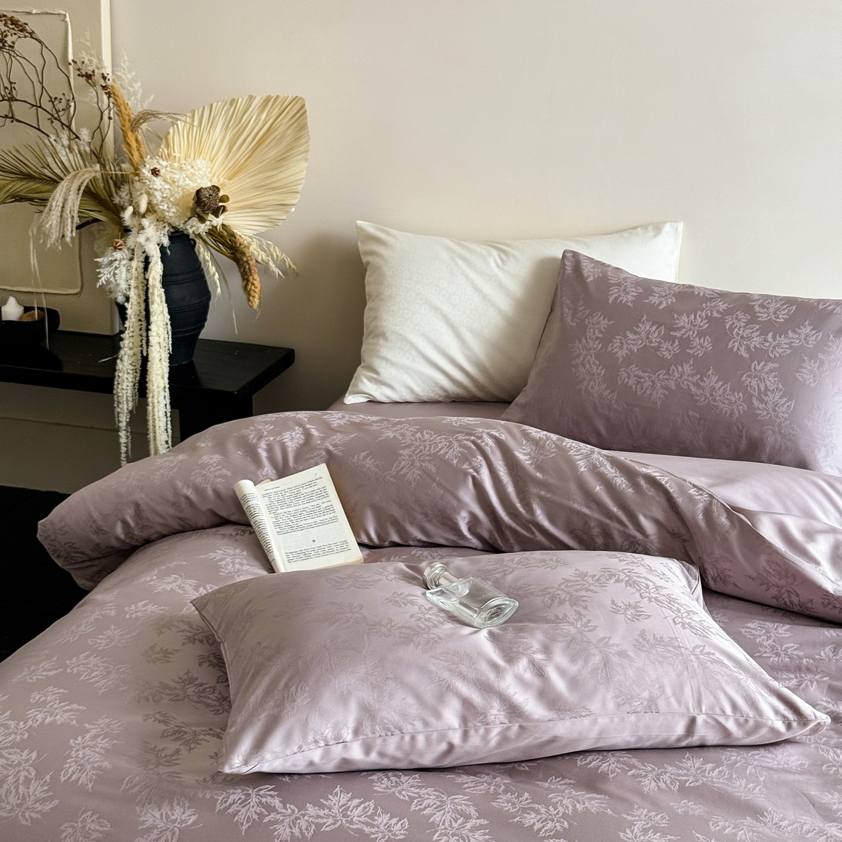 91家纺网 家纺一手货源 找家纺 （总）ONE TWO ONE 121 2025新款高支高密提花贡缎长绒棉四件套-枫染秋序（【提供买家秀】}为了各位老板们都有利润空间，平台控价券后不得低于318/338元，感谢您的配合与支持！）