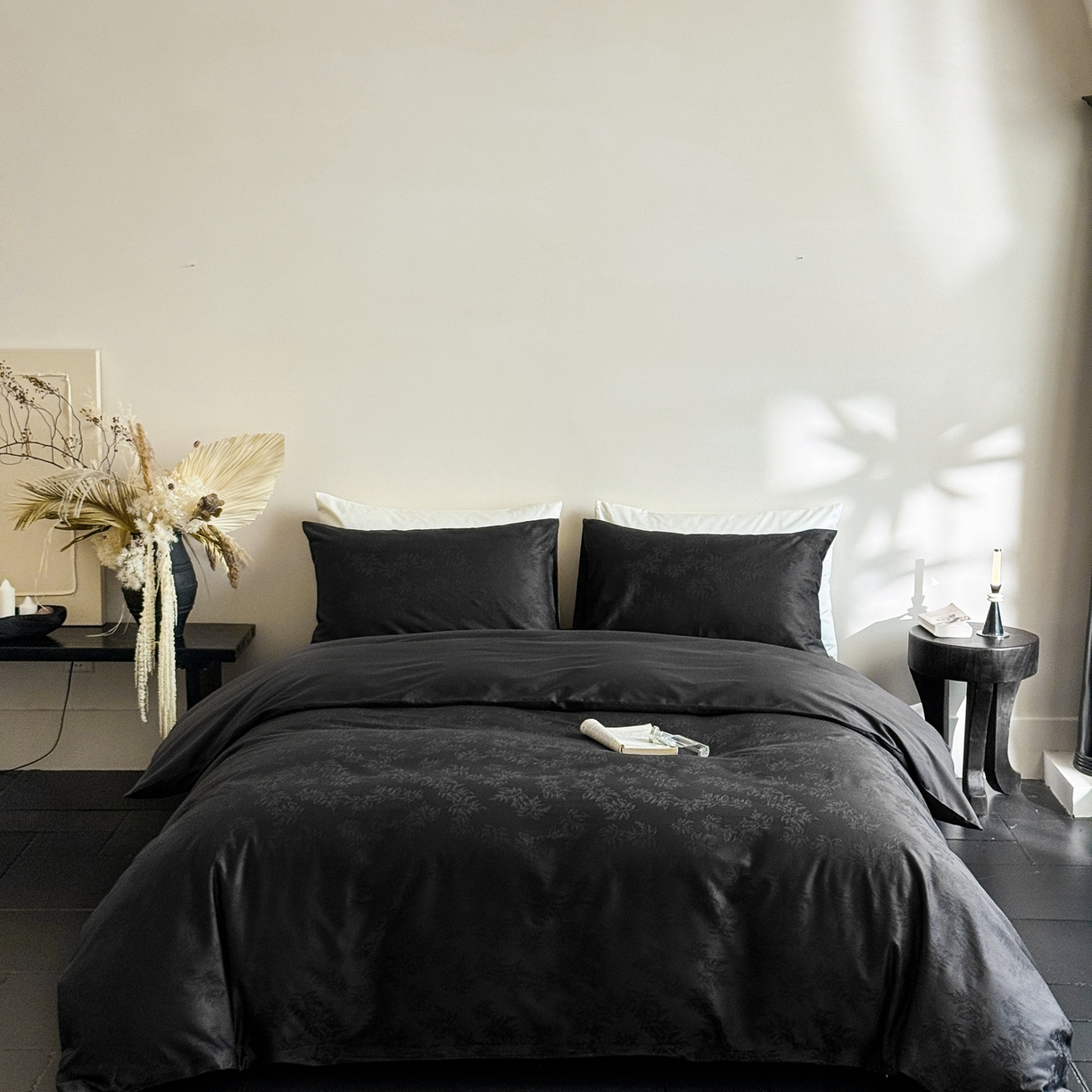 91家纺网 家纺一手货源 找家纺 ONE TWO ONE 121 2025新款高支高密提花贡缎长绒棉四件套-枫染秋序（【提供买家秀】}为了各位老板们都有利润空间，平台控价券后不得低于318/338元，感谢您的配合与支持！） 枫染秋序-