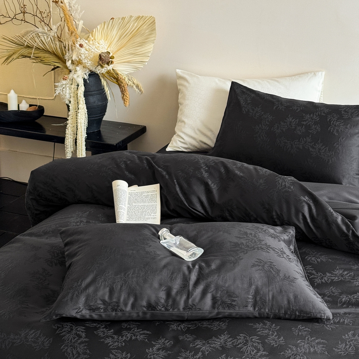 91家纺网 家纺一手货源 找家纺 ONE TWO ONE 121 2025新款高支高密提花贡缎长绒棉四件套-枫染秋序（【提供买家秀】}为了各位老板们都有利润空间，平台控价券后不得低于318/338元，感谢您的配合与支持！） 枫染秋序-