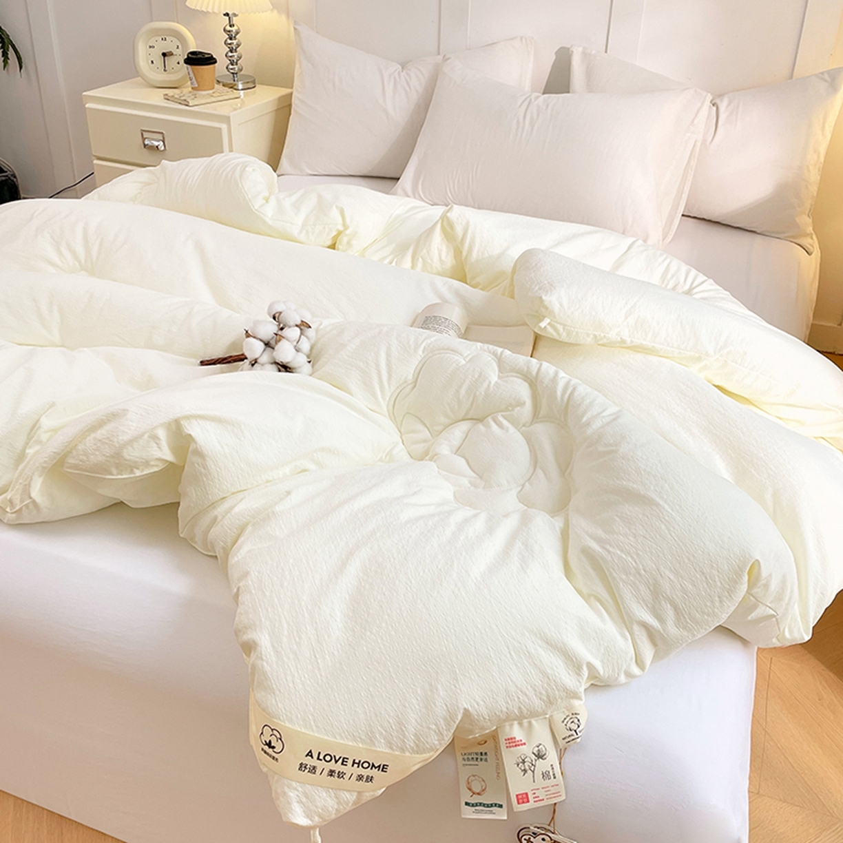 91家纺网 家纺一手货源 找家纺 VIP被业 2025新款水洗棉皱皱纱新疆棉冬被被芯 白色