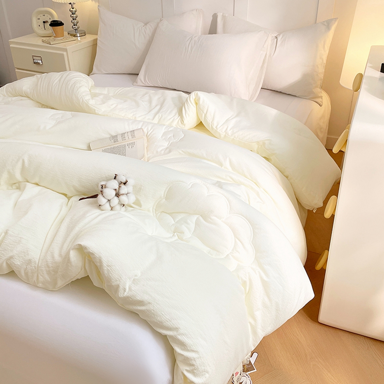 91家纺网 家纺一手货源 找家纺 VIP被业 2025新款水洗棉皱皱纱新疆棉冬被被芯 白色