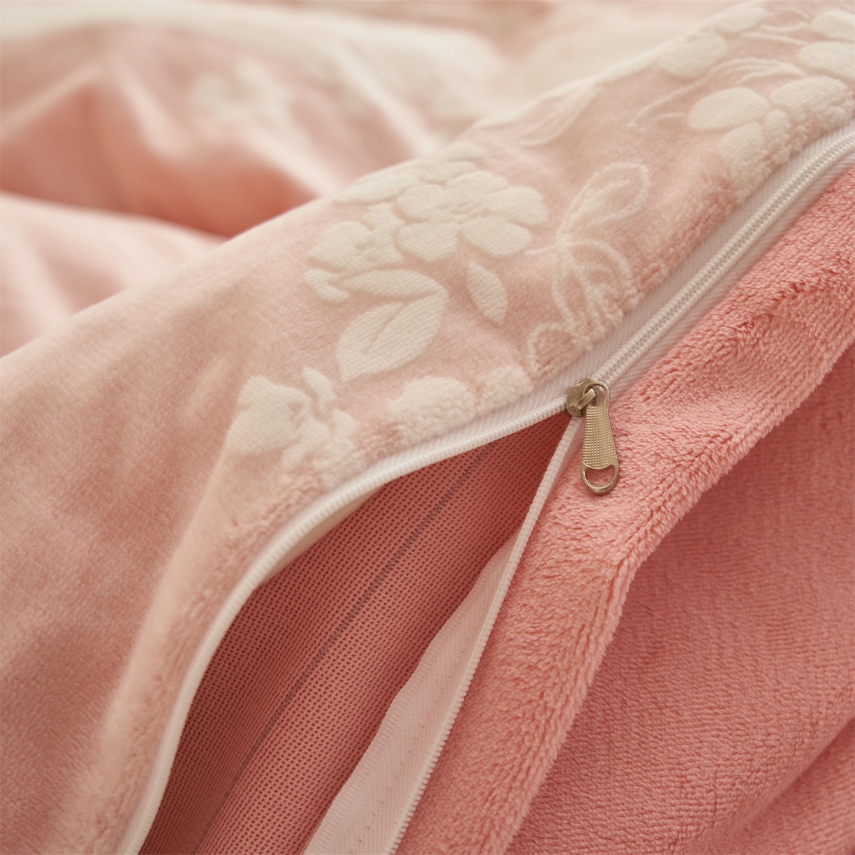 91家纺网 家纺一手货源 找家纺 （总）恒爱家纺 2025新款牛奶绒立体剪花四件套