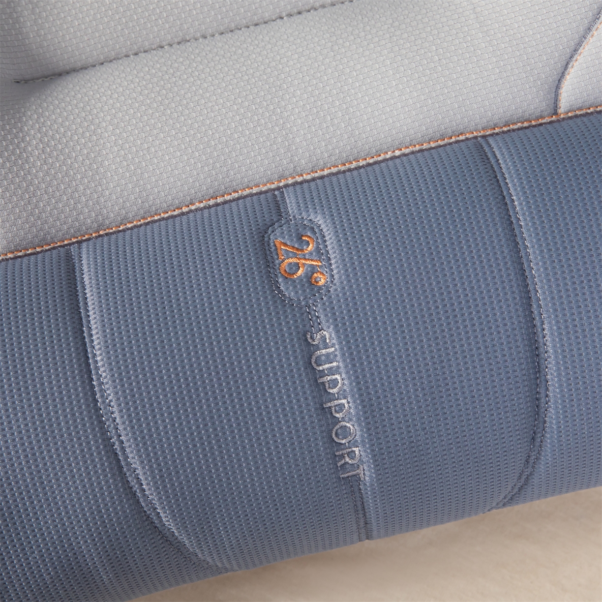 91家纺网 家纺一手货源 找家纺 （总）麦肯锡 2025新款26度颈养牵引枕枕头枕芯单枕芯