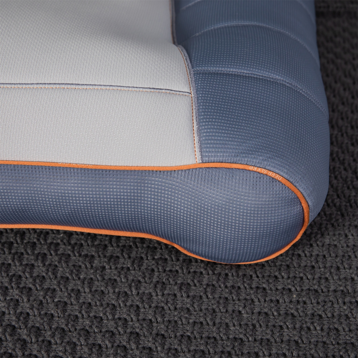 91家纺网 家纺一手货源 找家纺 （总）麦肯锡 2025新款26度颈养牵引枕枕头枕芯单枕芯