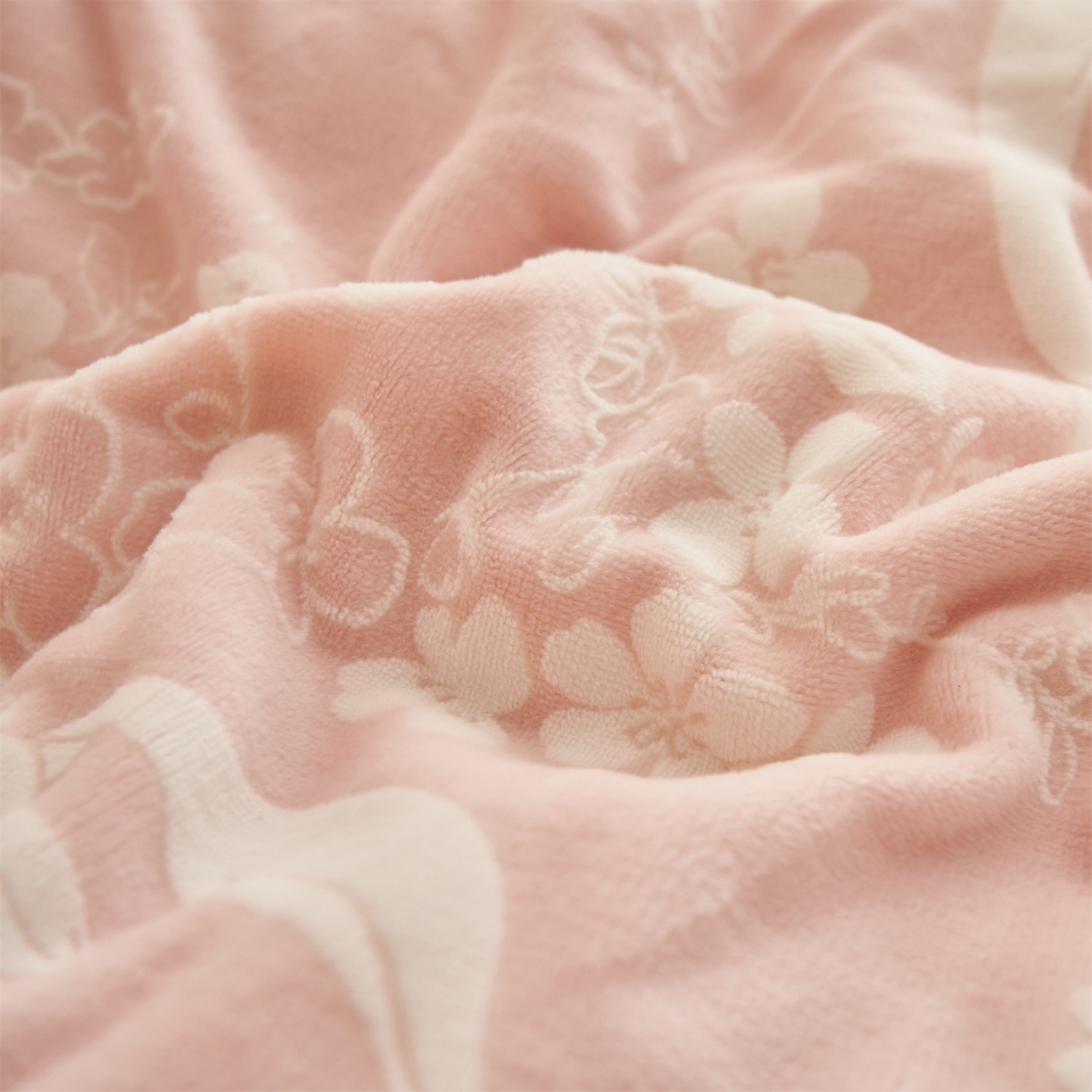 91家纺网 家纺一手货源 找家纺 恒爱家纺 2025新款牛奶绒立体剪花四件套 爱意绵绵