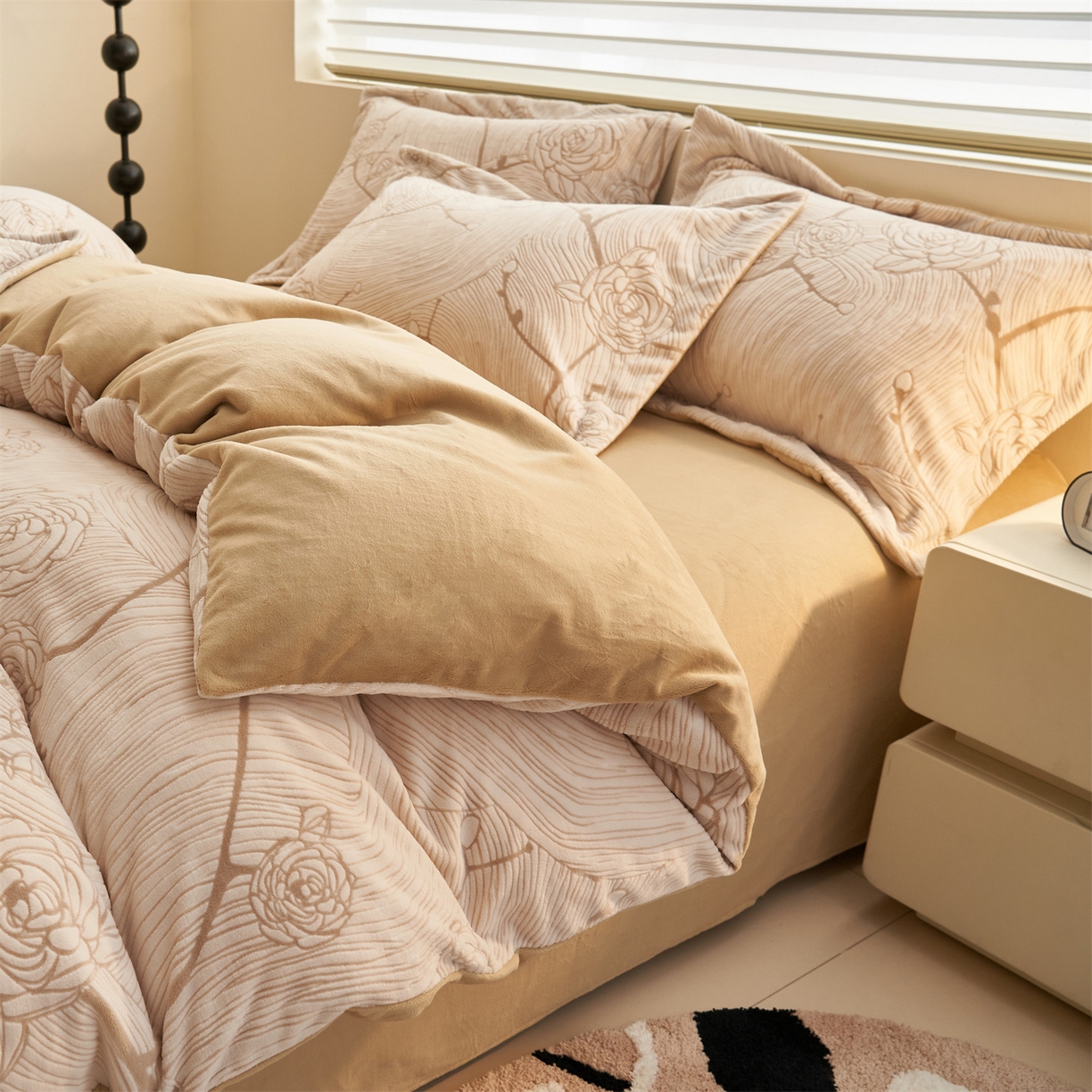 91家纺网 家纺一手货源 找家纺 恒爱家纺 2025新款牛奶绒立体剪花四件套 出水芙蓉-浅咖