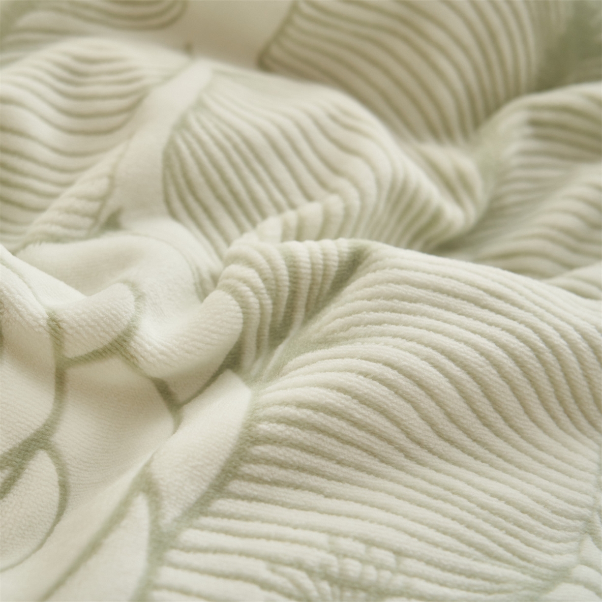 91家纺网 家纺一手货源 找家纺 恒爱家纺 2025新款牛奶绒立体剪花四件套 出水芙蓉-浅绿