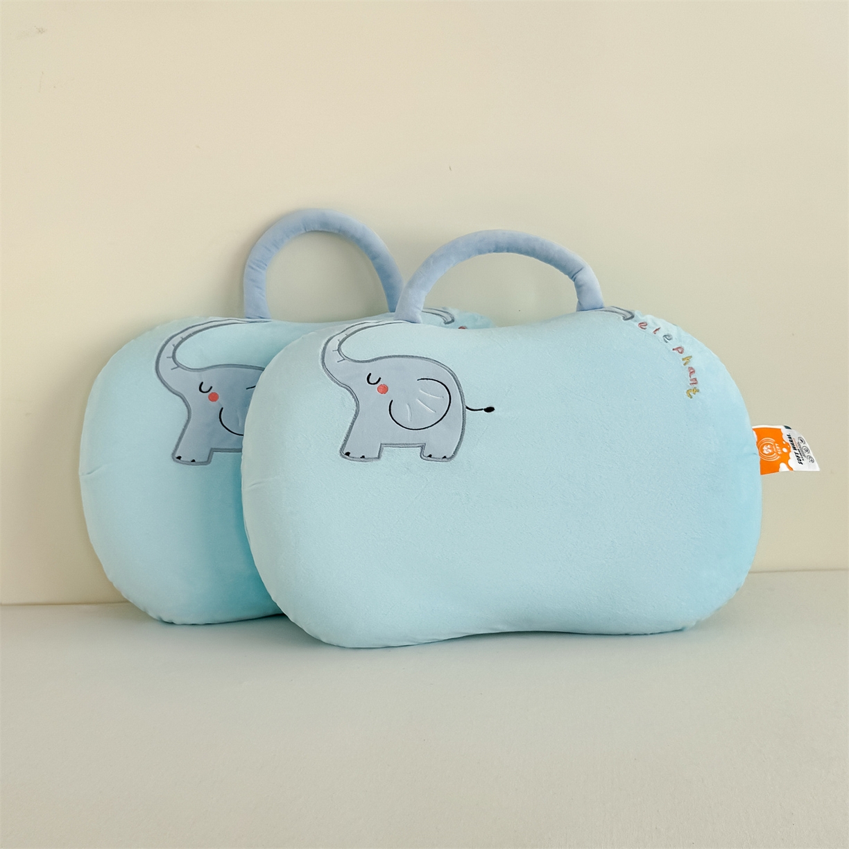 91家纺网 家纺一手货源 找家纺 麦肯锡 2025新款暖绒大象手提猫肚枕枕头枕芯单枕芯 蓝色