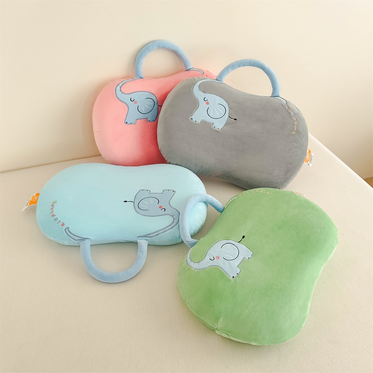 91家纺网 家纺一手货源 找家纺 （总）麦肯锡 2025新款暖绒大象手提猫肚枕枕头枕芯单枕芯