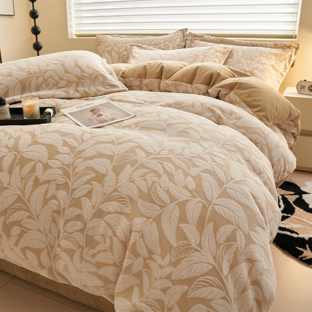 91家纺网 家纺一手货源 找家纺 恒爱家纺 2025新款牛奶绒立体剪花四件套 春和蜜叶-浅咖