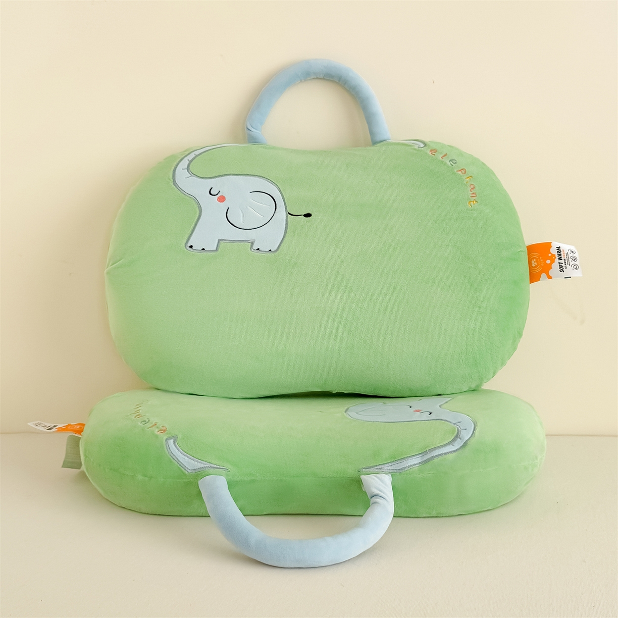 91家纺网 家纺一手货源 找家纺 麦肯锡 2025新款暖绒大象手提猫肚枕枕头枕芯单枕芯 绿色