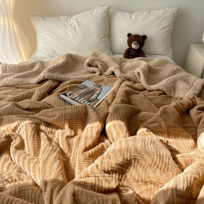 91家纺网 家纺一手货源 找家纺 顾里家纺 2025新款韩系提花兔毛绒毯毛毯毯子 焦糖咖