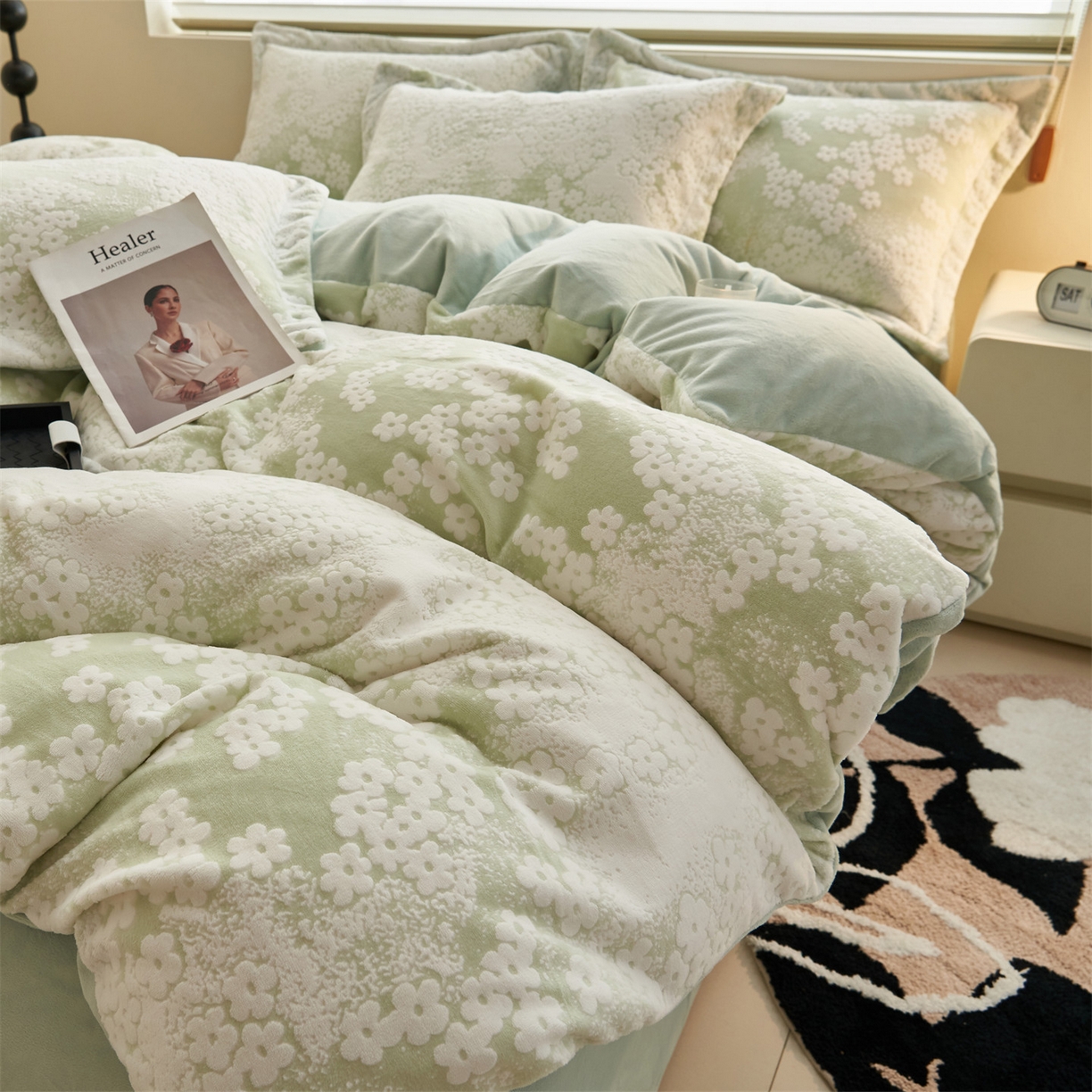 91家纺网 家纺一手货源 找家纺 恒爱家纺 2025新款牛奶绒立体剪花四件套 春景小花-绿