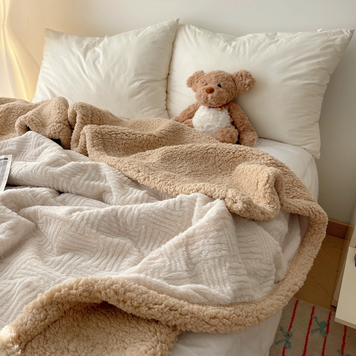 91家纺网 家纺一手货源 找家纺 顾里家纺 2025新款韩系提花兔毛绒毯毛毯毯子 奶杏咖