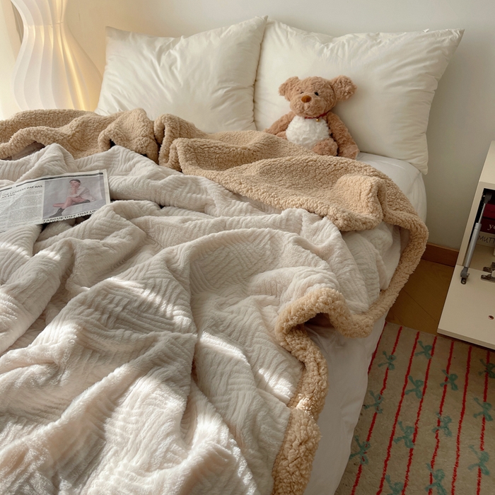 91家纺网 家纺一手货源 找家纺 顾里家纺 2025新款韩系提花兔毛绒毯毛毯毯子 奶杏咖