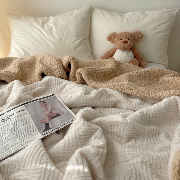 91家纺网 家纺一手货源 找家纺 顾里家纺 2025新款韩系提花兔毛绒毯毛毯毯子 奶杏咖