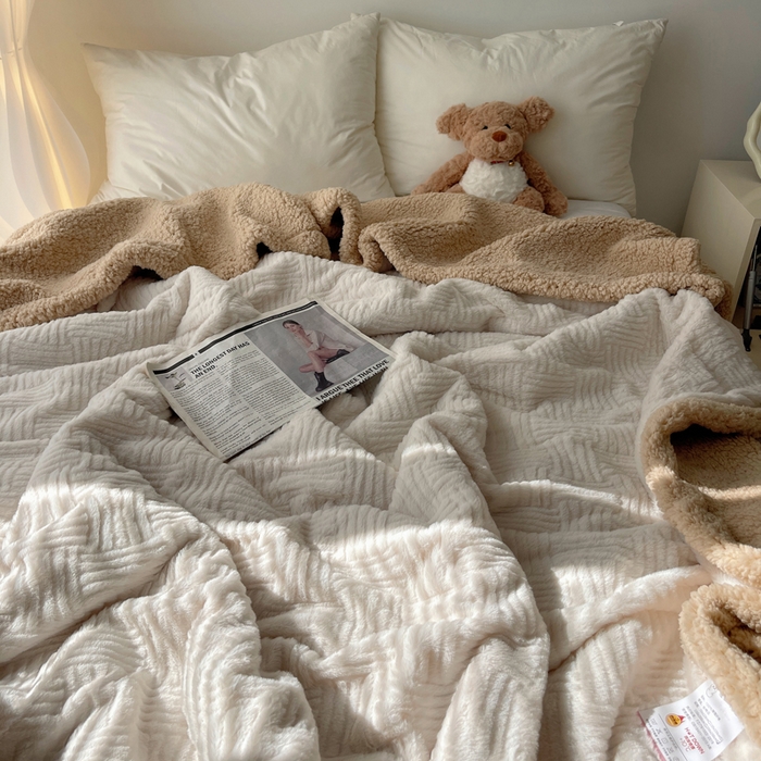 91家纺网 家纺一手货源 找家纺 顾里家纺 2025新款韩系提花兔毛绒毯毛毯毯子 奶杏咖