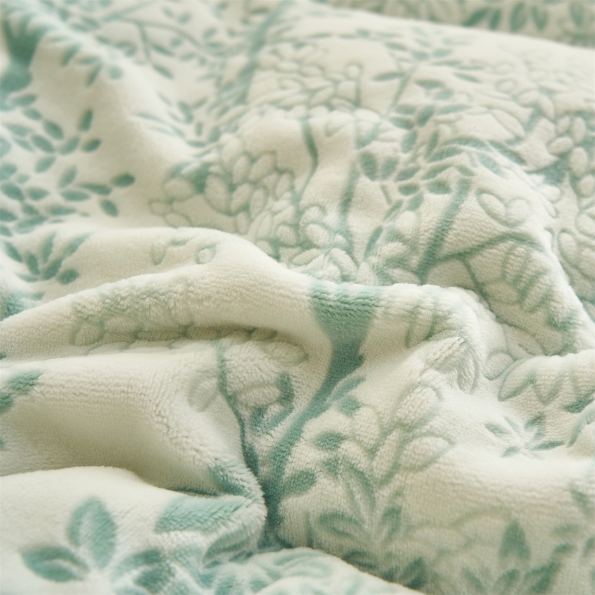 91家纺网 家纺一手货源 找家纺 恒爱家纺 2025新款牛奶绒立体剪花四件套 丛林风韵