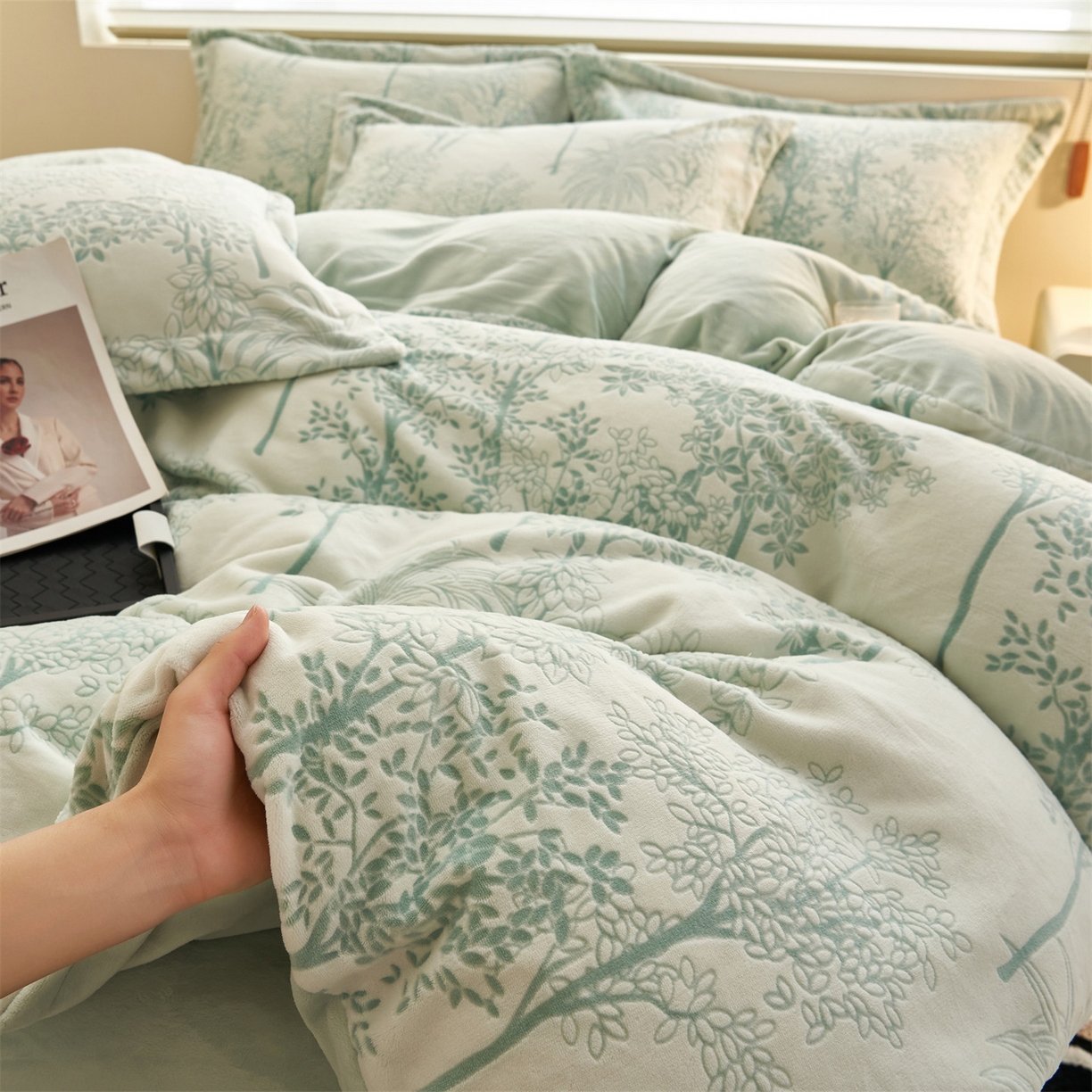 91家纺网 家纺一手货源 找家纺 恒爱家纺 2025新款牛奶绒立体剪花四件套 丛林风韵