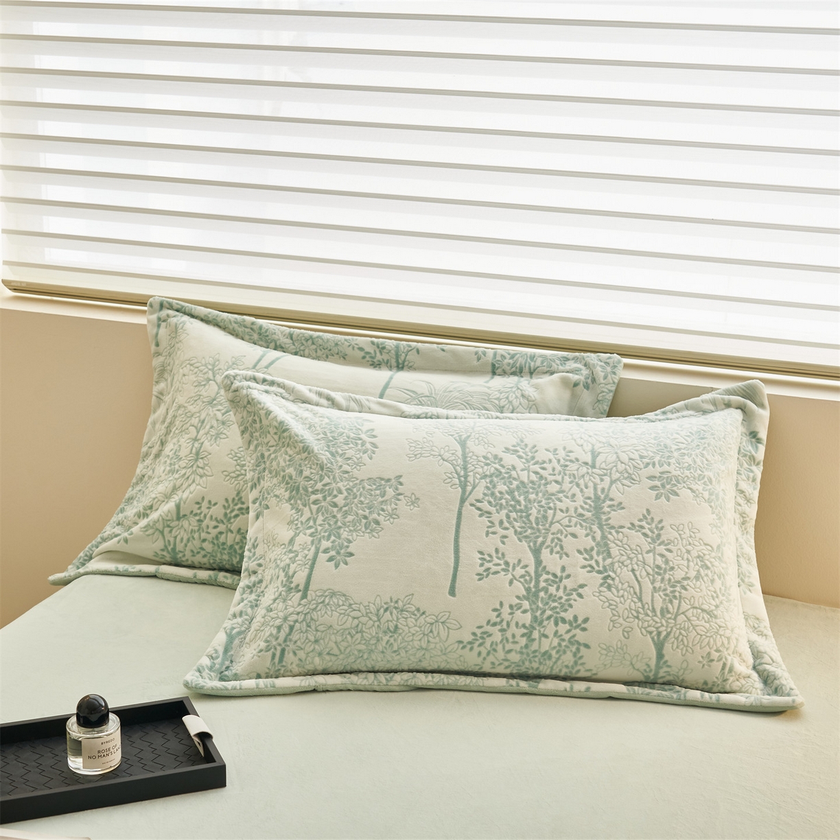 91家纺网 家纺一手货源 找家纺 恒爱家纺 2025新款牛奶绒立体剪花四件套 丛林风韵