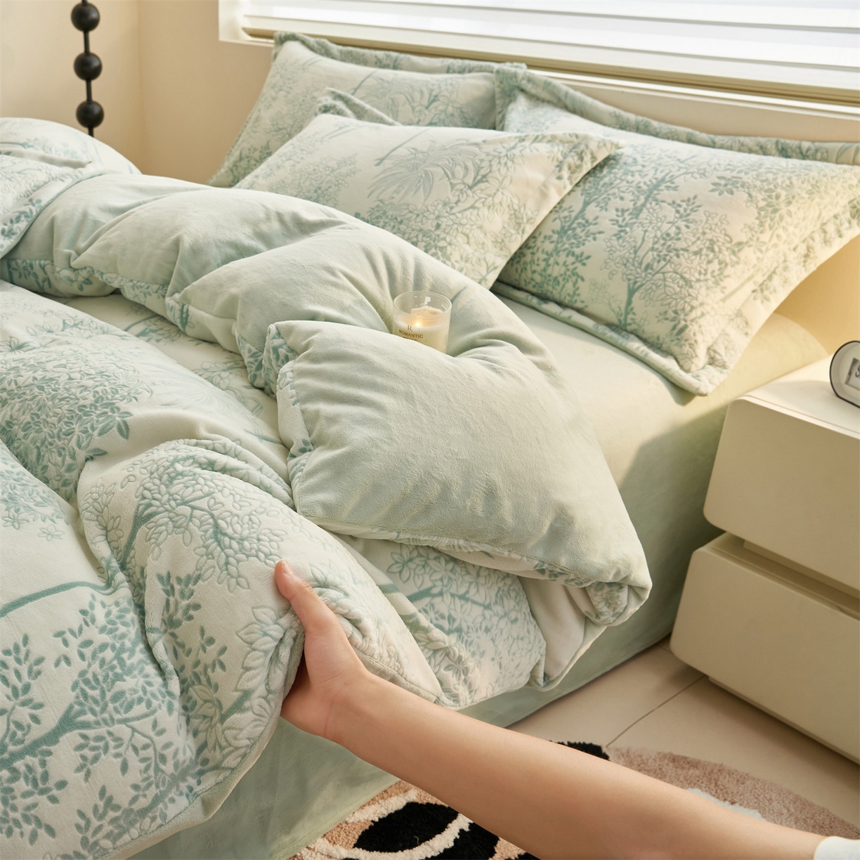 91家纺网 家纺一手货源 找家纺 恒爱家纺 2025新款牛奶绒立体剪花四件套 丛林风韵