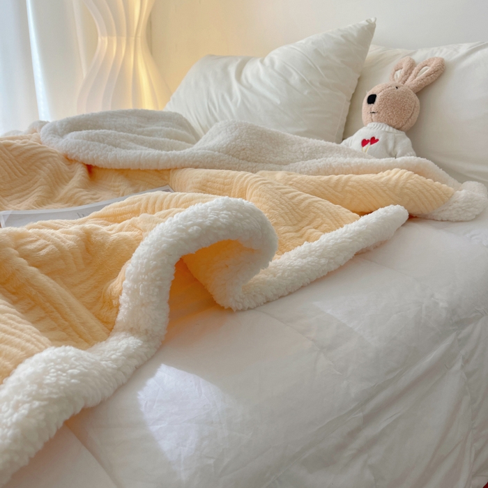 91家纺网 家纺一手货源 找家纺 顾里家纺 2025新款韩系提花兔毛绒毯毛毯毯子 奶油黄