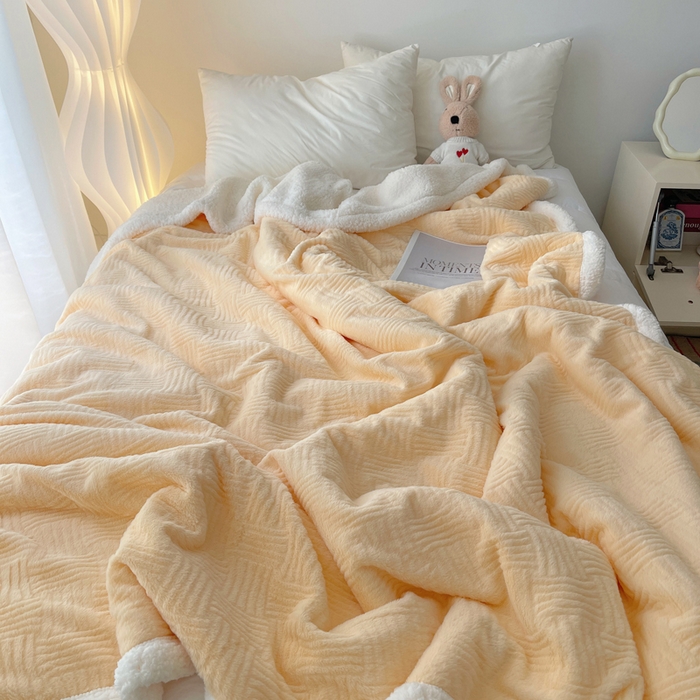 91家纺网 家纺一手货源 找家纺 顾里家纺 2025新款韩系提花兔毛绒毯毛毯毯子 奶油黄