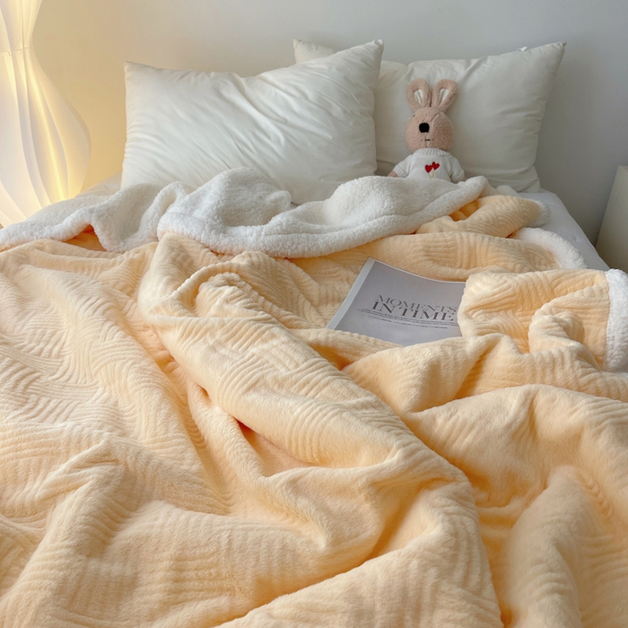91家纺网 家纺一手货源 找家纺 顾里家纺 2025新款韩系提花兔毛绒毯毛毯毯子 奶油黄