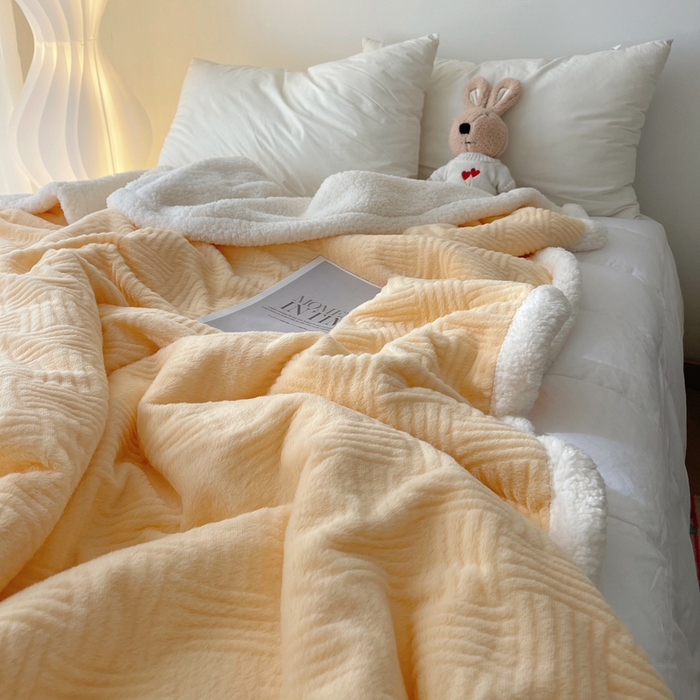 91家纺网 家纺一手货源 找家纺 顾里家纺 2025新款韩系提花兔毛绒毯毛毯毯子 奶油黄