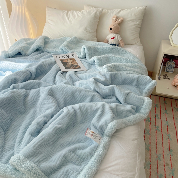 91家纺网 家纺一手货源 找家纺 顾里家纺 2025新款韩系提花兔毛绒毯毛毯毯子 天空蓝