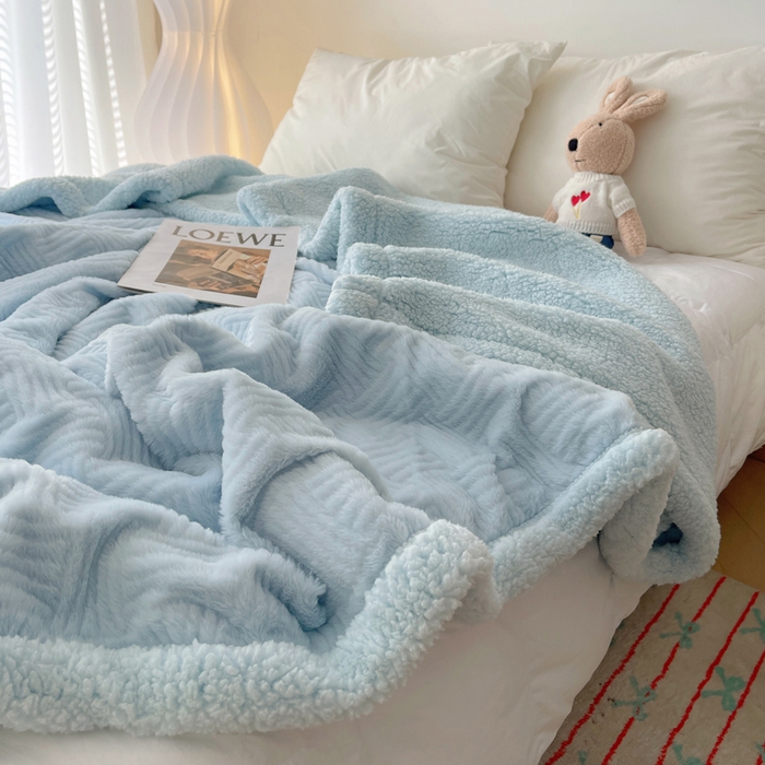 91家纺网 家纺一手货源 找家纺 顾里家纺 2025新款韩系提花兔毛绒毯毛毯毯子 天空蓝