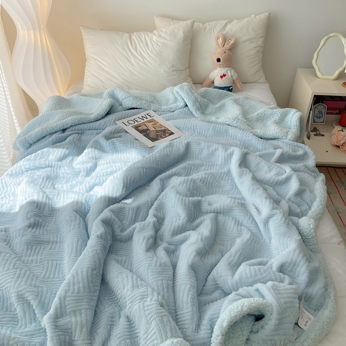 91家纺网 家纺一手货源 找家纺 顾里家纺 2025新款韩系提花兔毛绒毯毛毯毯子 天空蓝