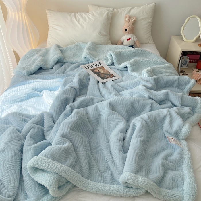91家纺网 家纺一手货源 找家纺 顾里家纺 2025新款韩系提花兔毛绒毯毛毯毯子 天空蓝