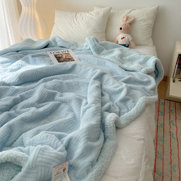 91家纺网 家纺一手货源 找家纺 顾里家纺 2025新款韩系提花兔毛绒毯毛毯毯子 天空蓝