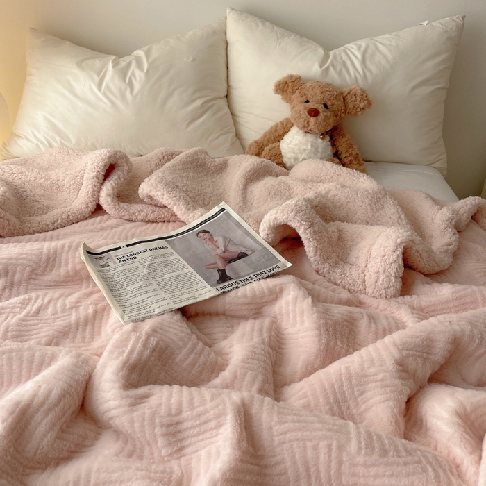 91家纺网 家纺一手货源 找家纺 顾里家纺 2025新款韩系提花兔毛绒毯毛毯毯子 仙女粉