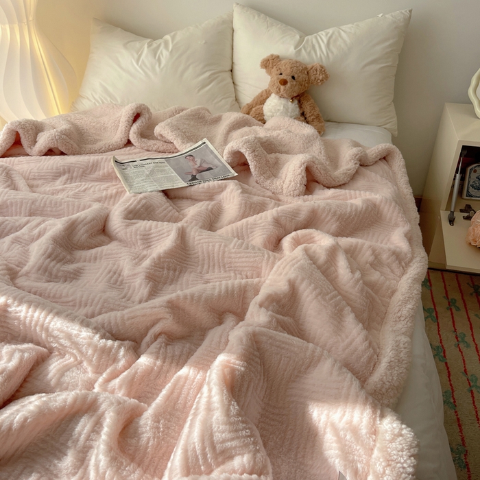 91家纺网 家纺一手货源 找家纺 顾里家纺 2025新款韩系提花兔毛绒毯毛毯毯子 仙女粉