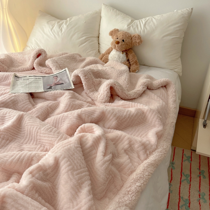 91家纺网 家纺一手货源 找家纺 顾里家纺 2025新款韩系提花兔毛绒毯毛毯毯子 仙女粉