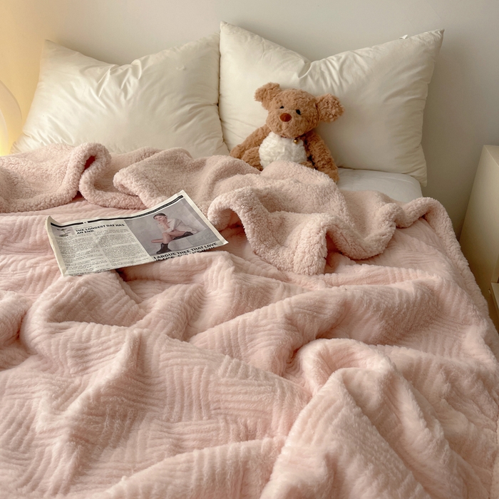 91家纺网 家纺一手货源 找家纺 顾里家纺 2025新款韩系提花兔毛绒毯毛毯毯子 仙女粉