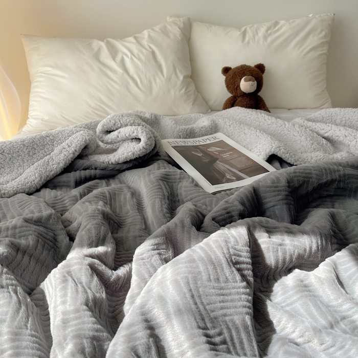 91家纺网 家纺一手货源 找家纺 顾里家纺 2025新款韩系提花兔毛绒毯毛毯毯子 夜空灰