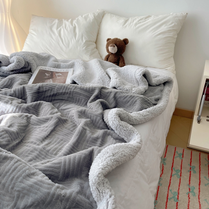 91家纺网 家纺一手货源 找家纺 顾里家纺 2025新款韩系提花兔毛绒毯毛毯毯子 夜空灰