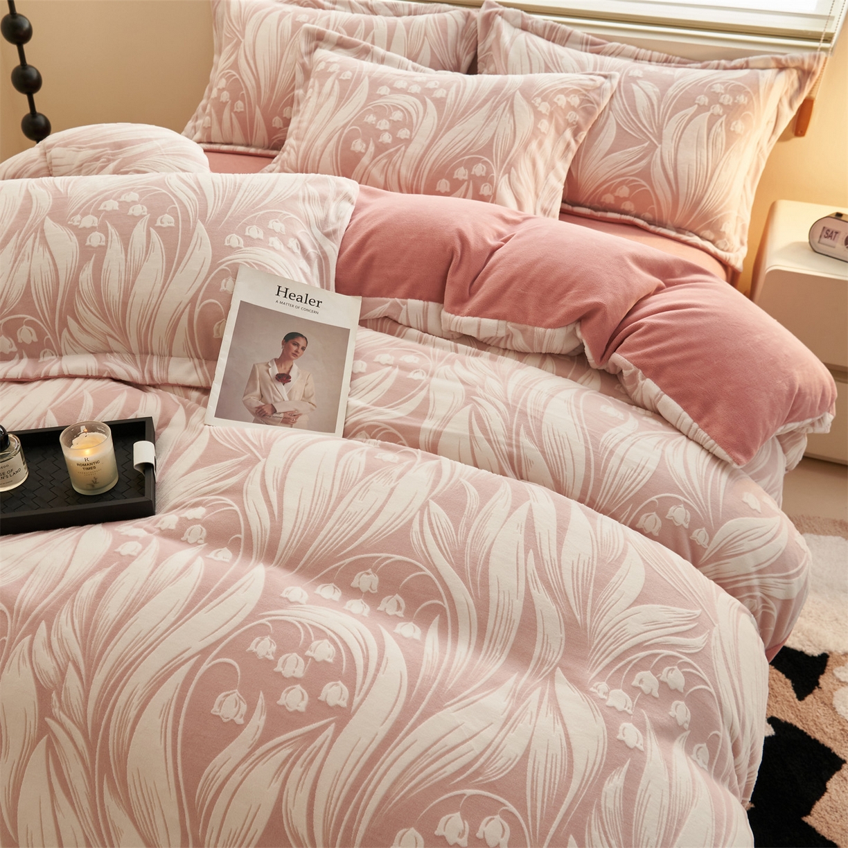 91家纺网 家纺一手货源 找家纺 恒爱家纺 2025新款牛奶绒立体剪花四件套 古韵悠香-豆沙