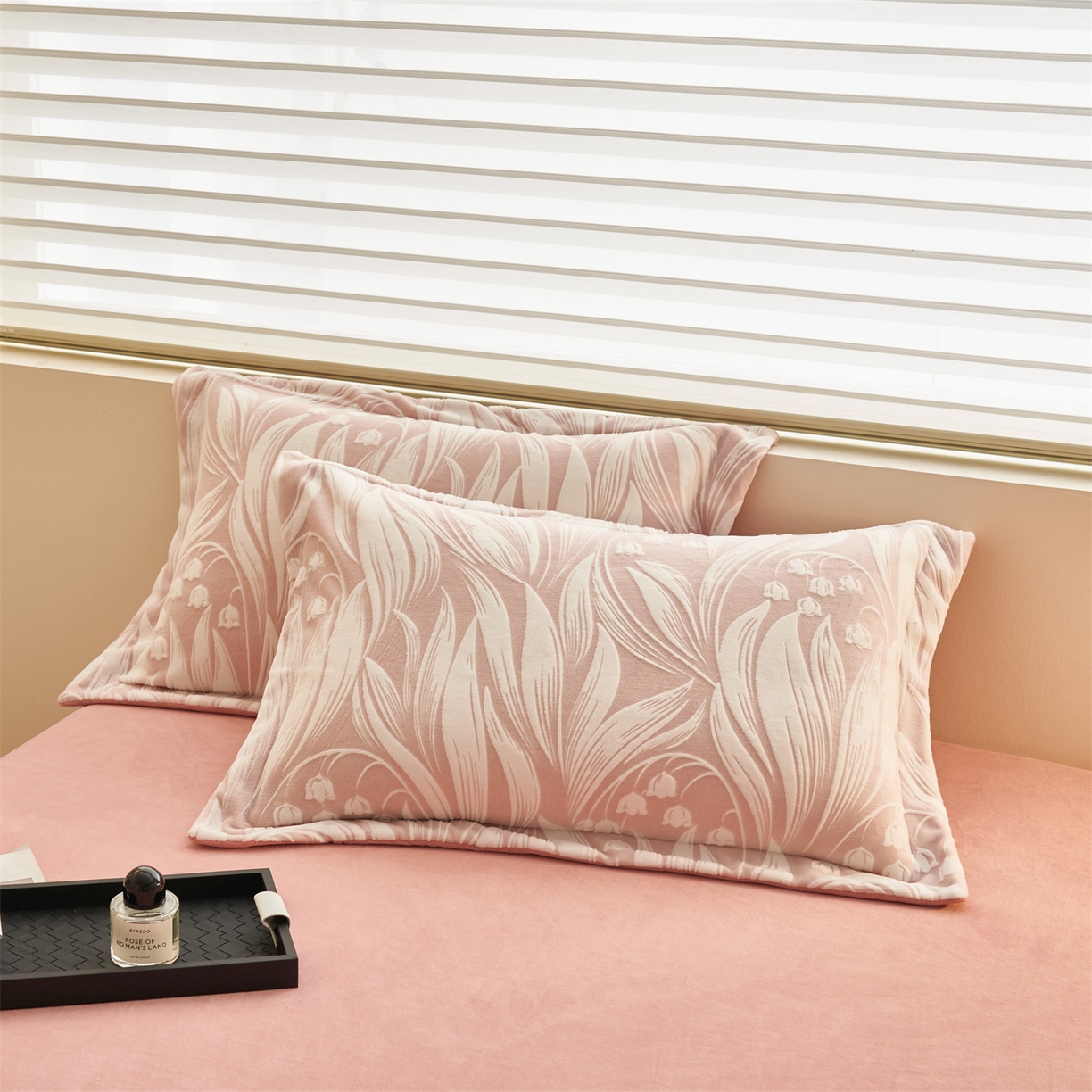 91家纺网 家纺一手货源 找家纺 恒爱家纺 2025新款牛奶绒立体剪花四件套 古韵悠香-豆沙