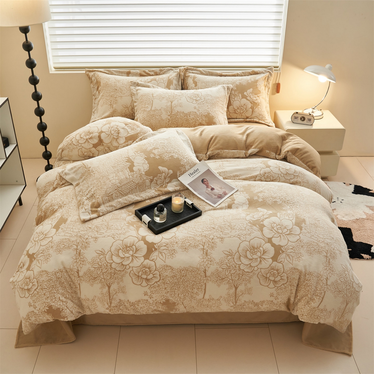 91家纺网 家纺一手货源 找家纺 恒爱家纺 2025新款牛奶绒立体剪花四件套 花园小镇-浅咖