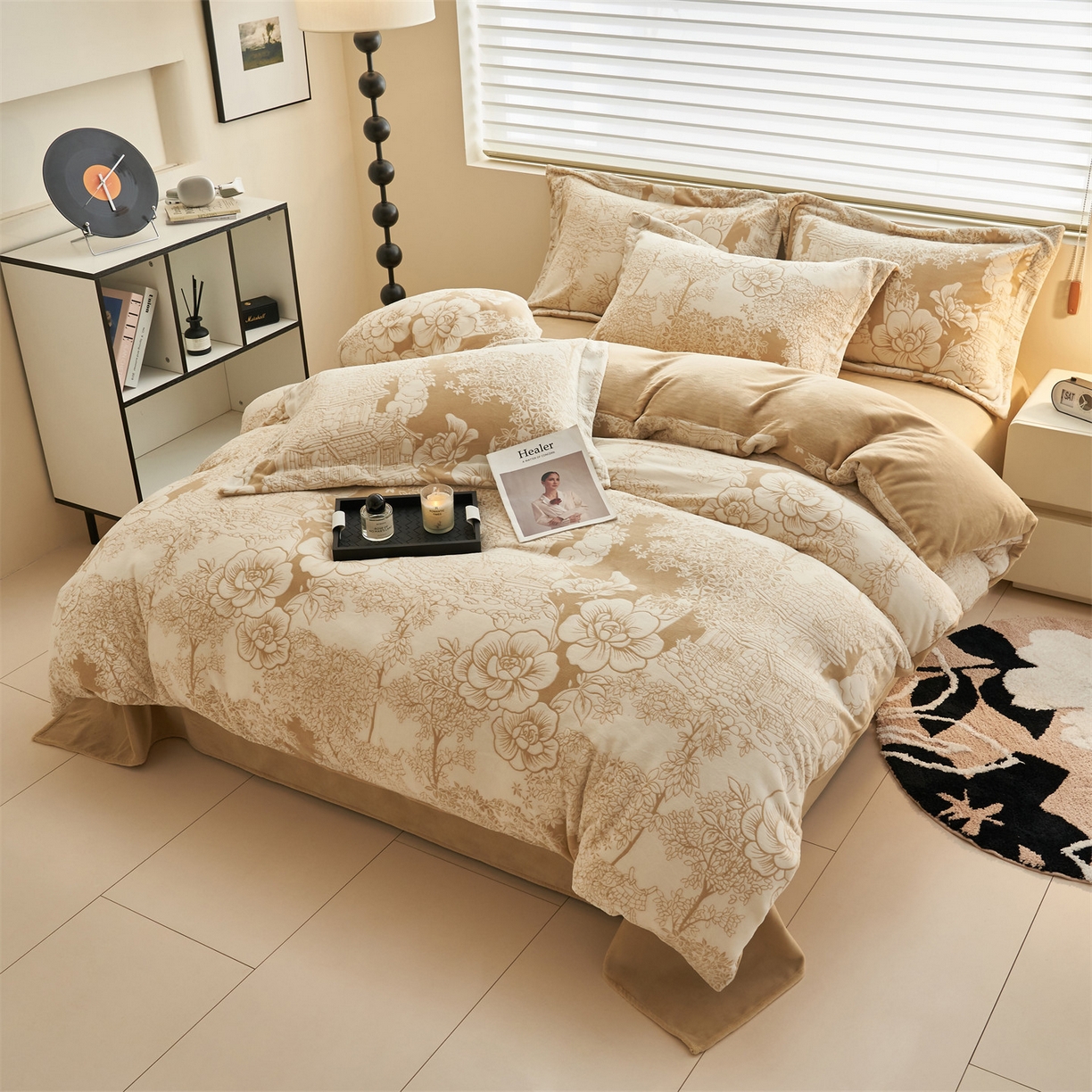 91家纺网 家纺一手货源 找家纺 恒爱家纺 2025新款牛奶绒立体剪花四件套 花园小镇-浅咖