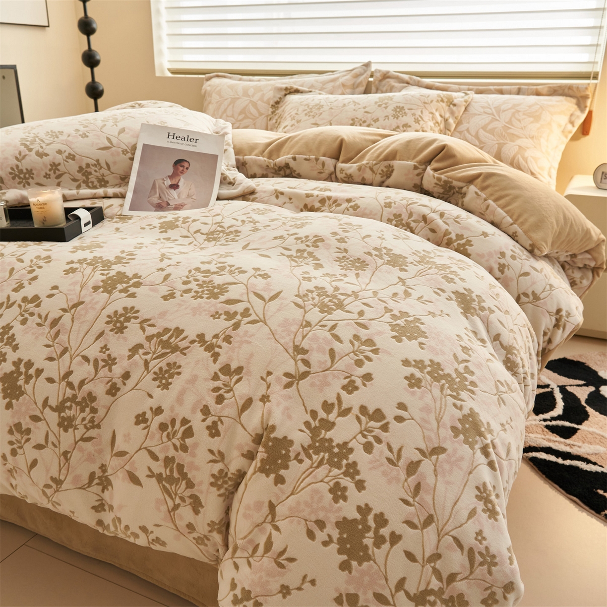 91家纺网 家纺一手货源 找家纺 恒爱家纺 2025新款牛奶绒立体剪花四件套 漫步时光-浅咖