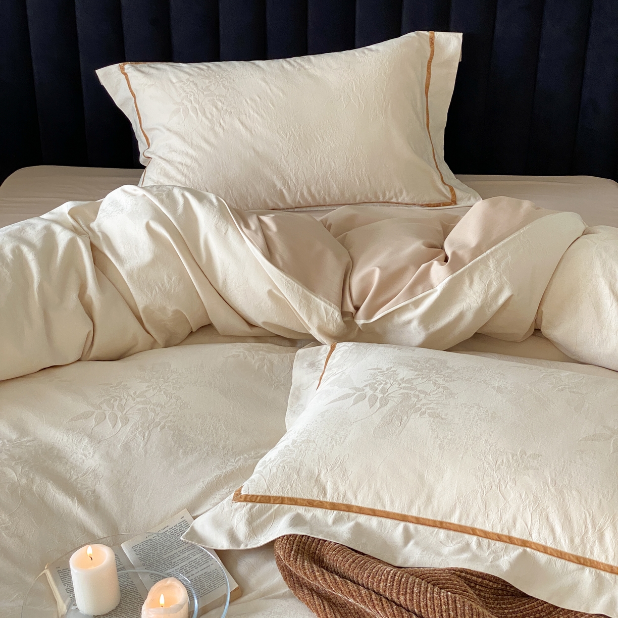 91家纺网 家纺一手货源 找家纺 玉宇阁家居 2025新款色织空气大提花磨毛四件套-工艺款 磨毛款-白茶氤氲